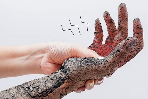 Tê đầu ngón tay: Nguyên nhân và cách điều trị hiệu quả