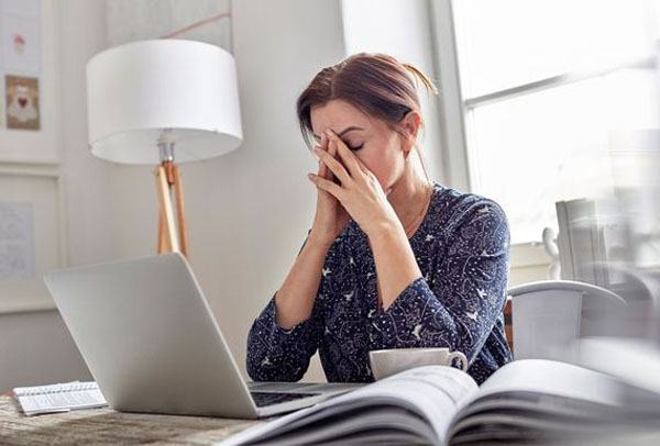 Dấu hiệu mang thai sau rụng trứng giống với triệu chứng tiền kinh nguyệt