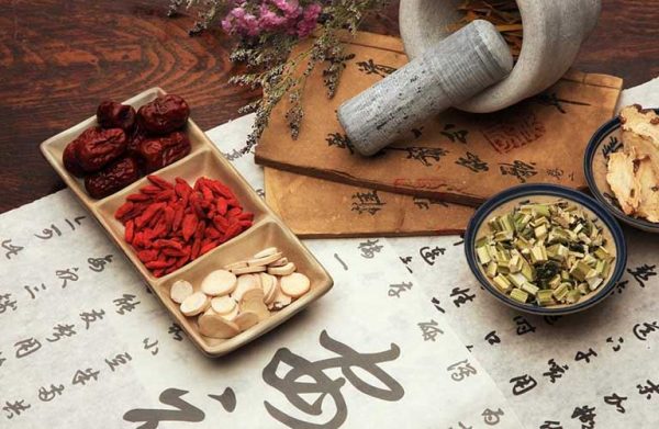 Chữa khí hư có màu nâu đỏ hiệu quả bằng các vị thuốc đông y