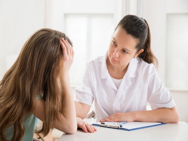 [Giải đáp] Ra máu kinh màu đen ở tuổi dậy thì có nguy hiểm không?