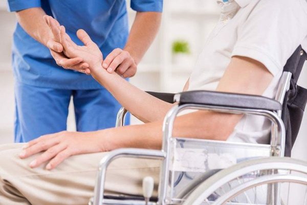 Khi nào nên đi khám viêm khớp