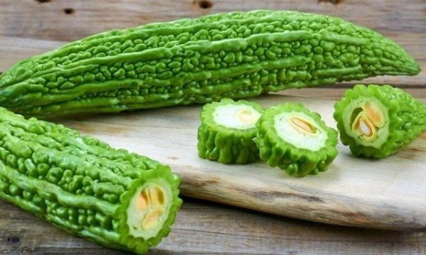 Cách trị mụn ẩn bằng khổ qua mướp đắng