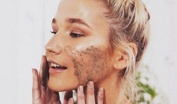 Sử dụng sản phẩm tẩy tế bào chết