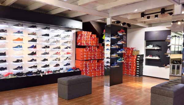 Shop giày Sneaker nam TPHCM – Thời Trang Everest