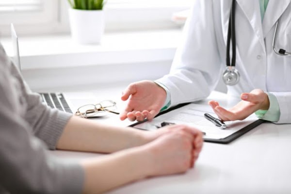 tư thế nằm sau khi hút thai