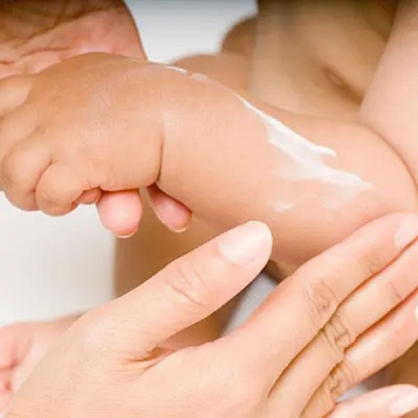 Kem dexeryl có chứa corticoid không?